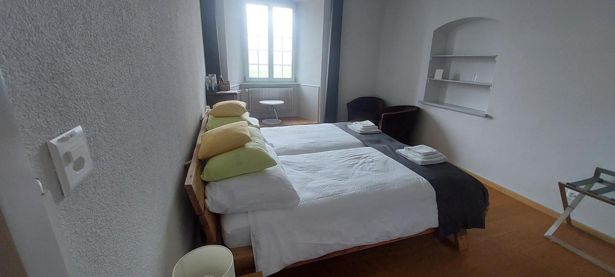Auberge De Bellelay Restaurant Chez Aron Balde المظهر الخارجي الصورة