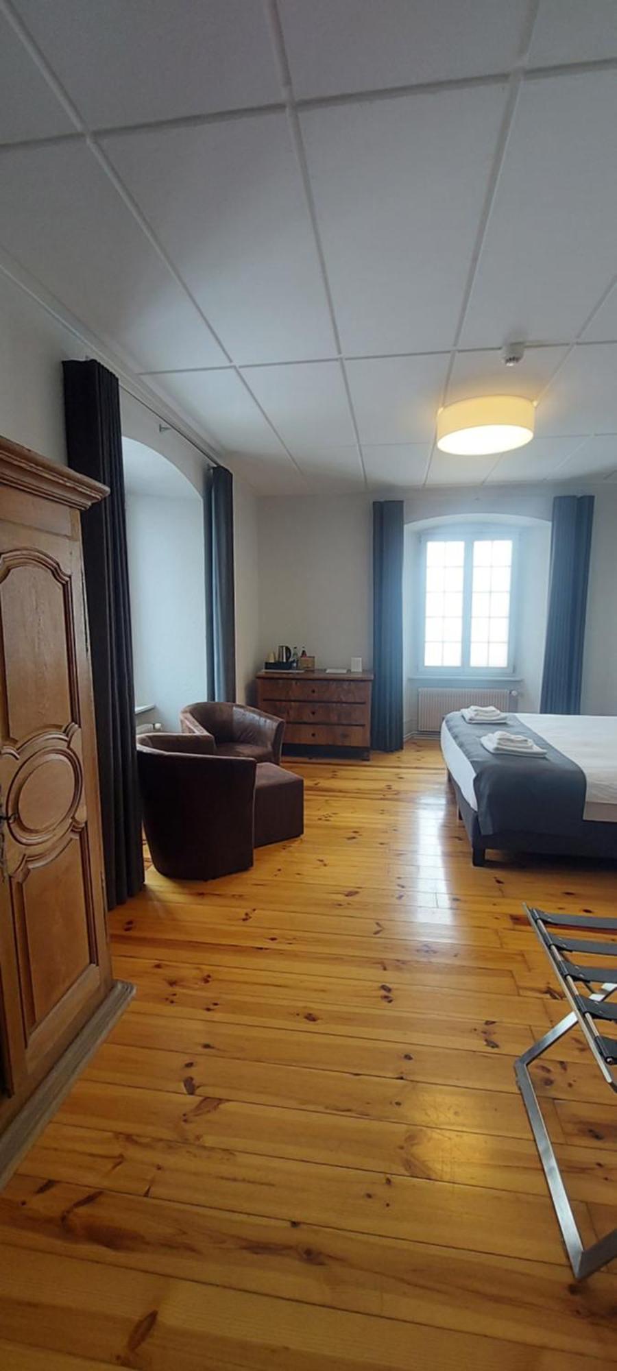 Auberge De Bellelay Restaurant Chez Aron Balde المظهر الخارجي الصورة